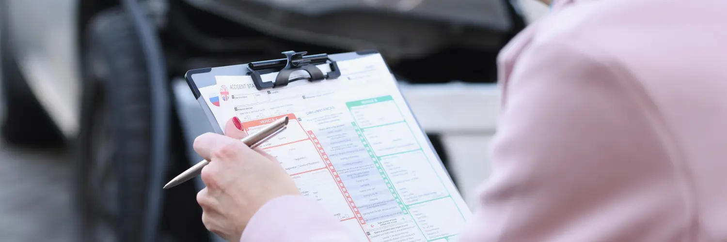 Insurance agent is filming damage to car after accident by NST Nano Surface Tec GmbH 