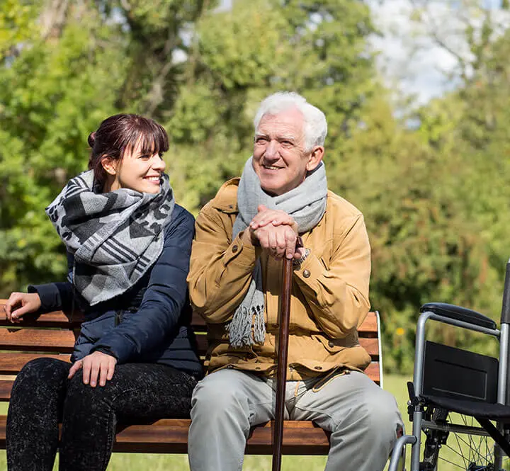 Gruppe von Teamarbeitern und Programmierern, die ein neues Projekt starten.