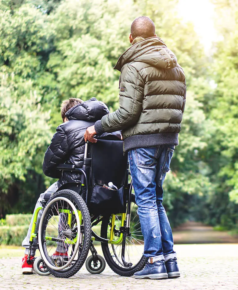 Versicherungsagent filmt Autoschaden nach Unfall durch NST Nano Surface Tec GmbH